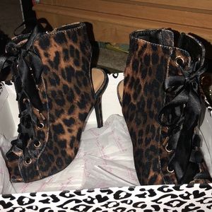 Anne Michelle peep toe & back booties